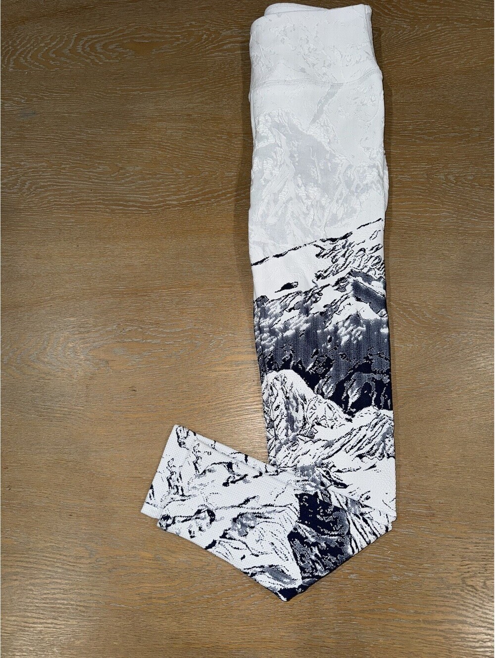 Noli Aspen Legging SIZE SMALL White Textured Mountain